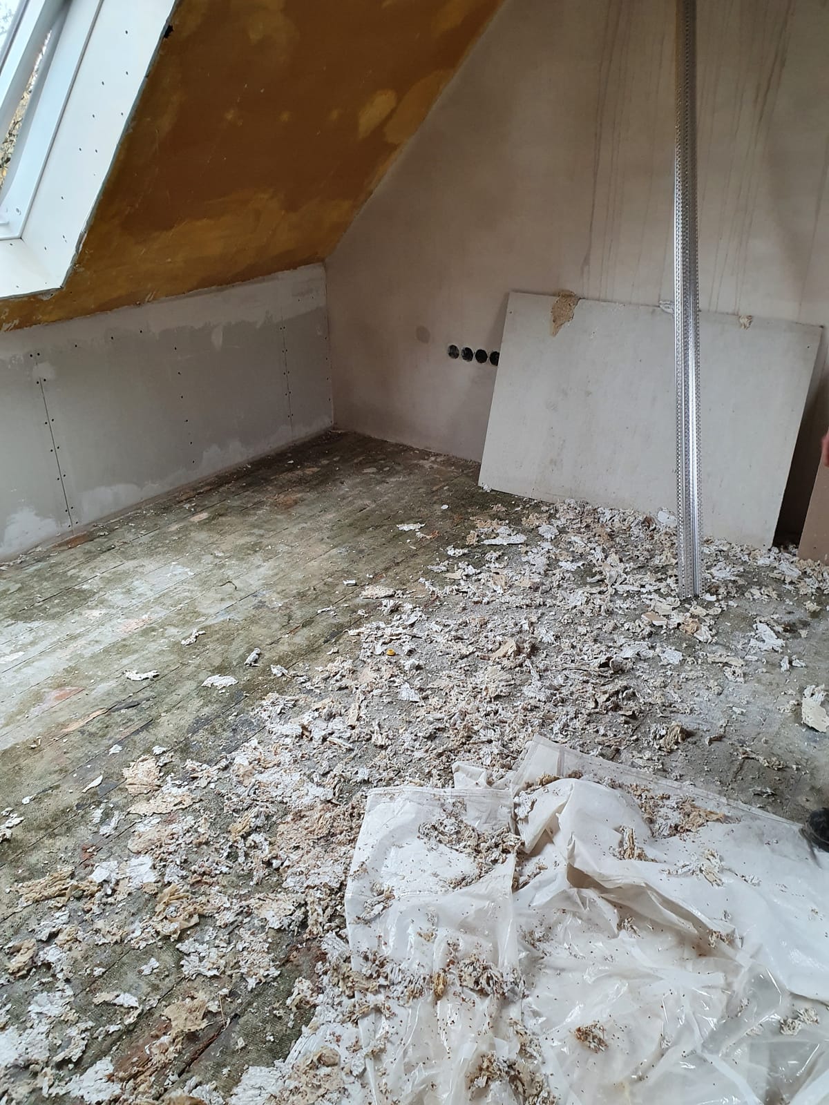 Making mess while the sun doesn’t shine!